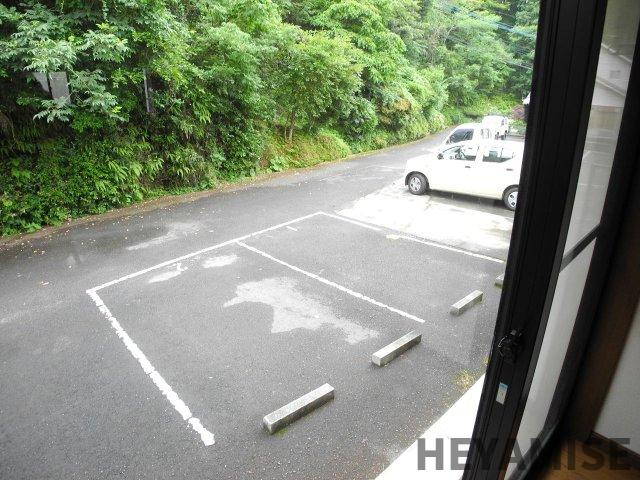 レスポアール新戸町の駐車場