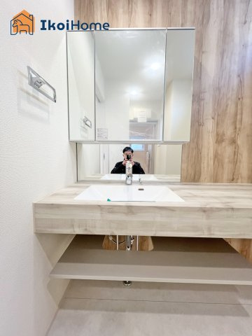 神戸市西区竹の台1丁目1期　全2棟　2号棟　新築戸建の洗面所|【ホームページに現地動画掲載中】●年中無休：当日予約可●お洒落な三面鏡の洗面台です！