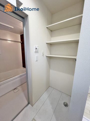 神戸市西区竹の台1丁目1期　全2棟　2号棟　新築戸建の収納|【ホームページに現地動画掲載中】●年中無休：当日予約可●洗面台横にも収納棚があり便利です！