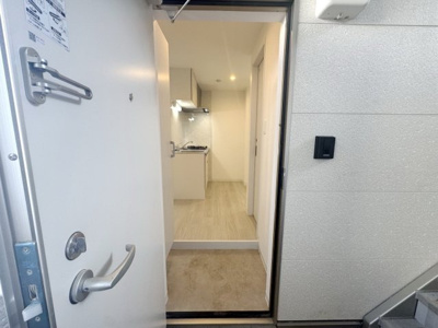 【玄関】 | ジーメゾン所沢下安松アリア | 収納もある玄関です