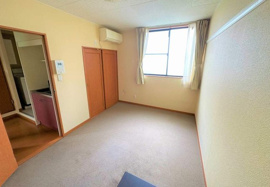 ゆったり過ごせる居間です