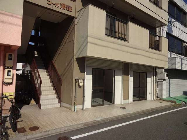 コーポ清華のエントランス