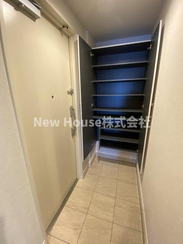 ロイジェント南池袋の玄関