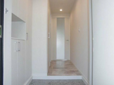 【玄関】 | エスタールビル | 収納もある玄関です