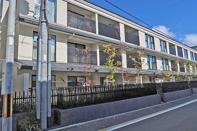 ローレルコート京都北野の外観