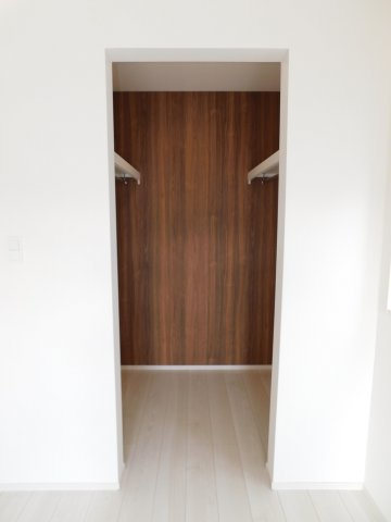 北名古屋市熊之庄新宮の新築一戸建の収納|◇２階ウォークインクローゼット◇　　家族の洋服や季節の荷物などがまとめて収納できる大容量収納♪