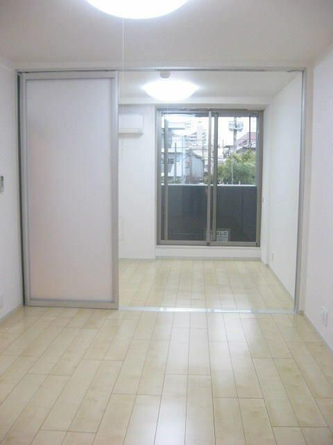 メゾン　ド　リッシュの居間・リビング