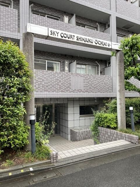 スカイコート新宿落合第６のエントランス