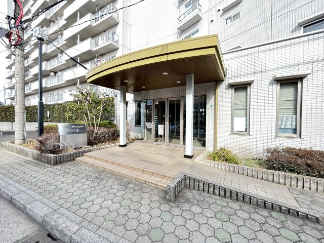 アコール新所沢ウエストのエントランス