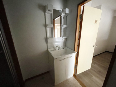 【洗面所】 | エスポワールＴＩマンション | 広い洗面スペース