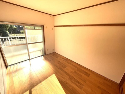 【洋室】 | エスポワールＴＩマンション | 明るい洋室です