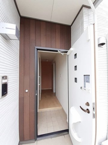 ヴェルミリオンⅡの玄関|きれいな玄関です