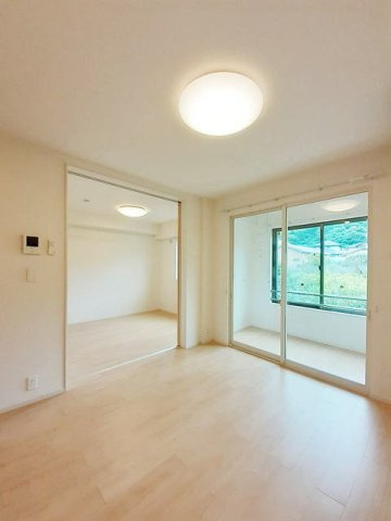 ヴェルミリオンⅡの居間・リビング|使いやすい居間です