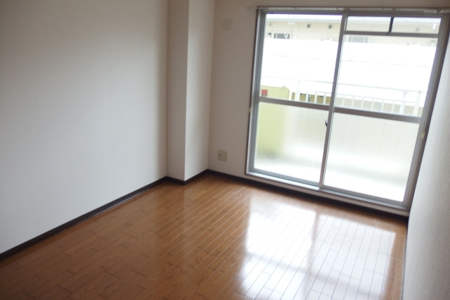 エクセル小呂の洋室