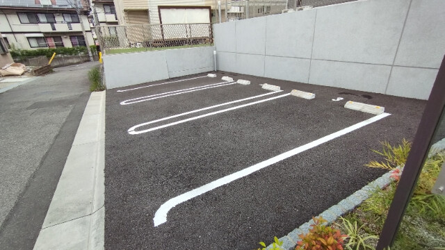 カーサＴＥＮの駐車場