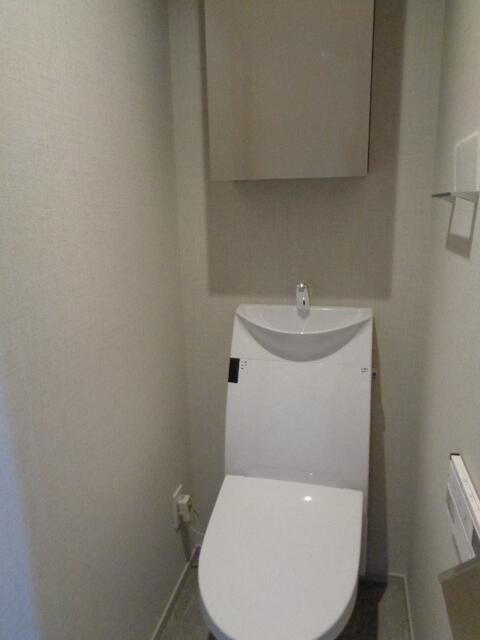 ドムス・スタイル森下のトイレ