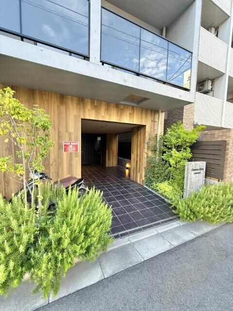 ドムス・スタイル森下のエントランス