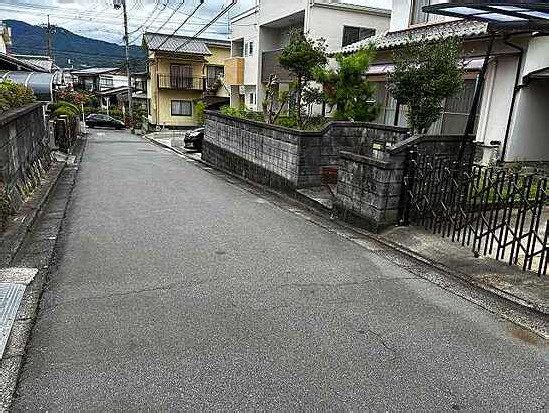 【前面道路含む現地写真】