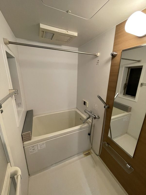 ドエル中央の浴室