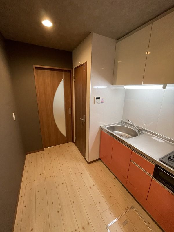 ドエル中央のキッチン