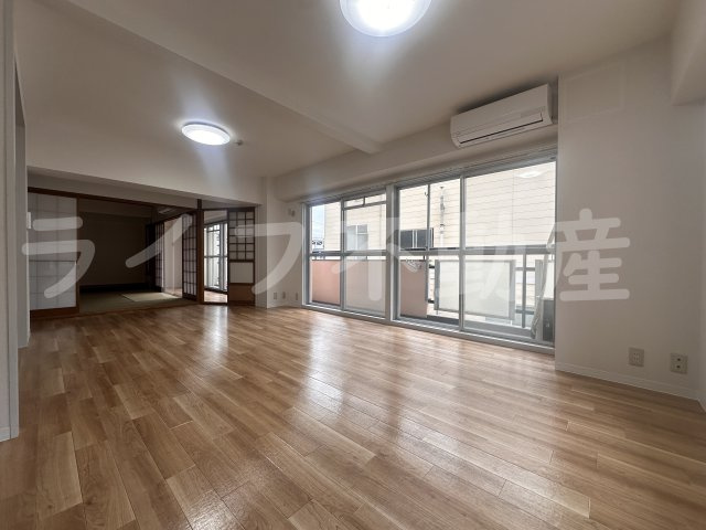 メゾン瓜生堂の居間・リビング|おしゃれな居間です