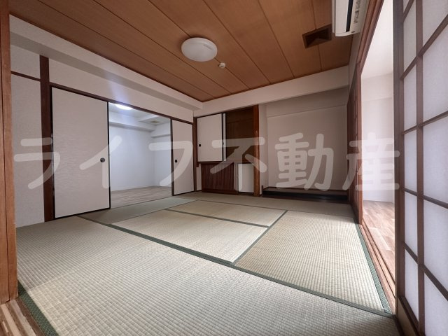 メゾン瓜生堂の和室|和室がひろがる居住スペース