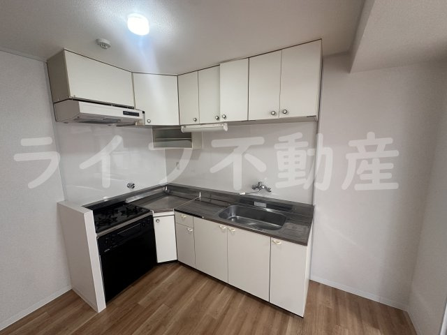 メゾン瓜生堂のキッチン|コンパクトなキッチンで掃除もラクラク