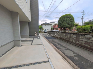 【前面道路含む現地写真】