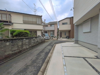 【前面道路含む現地写真】