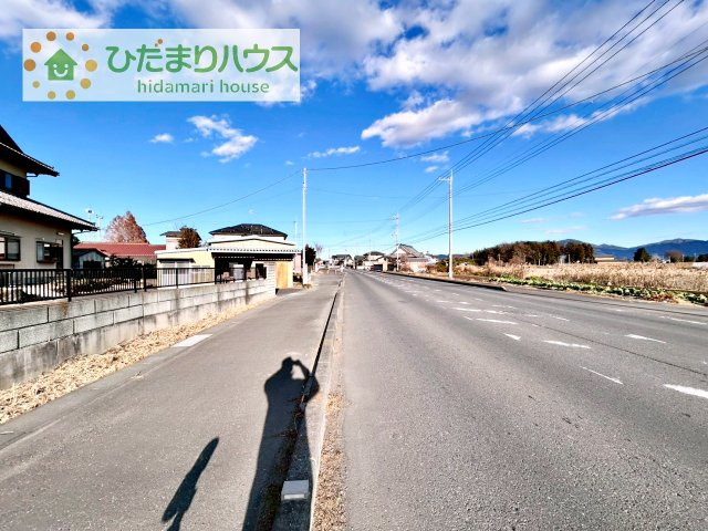 【前面道路含む現地写真】 | 筑西市桑山　中古戸建 | たっぷりの陽光と心地よい風が舞い込む住まい♪