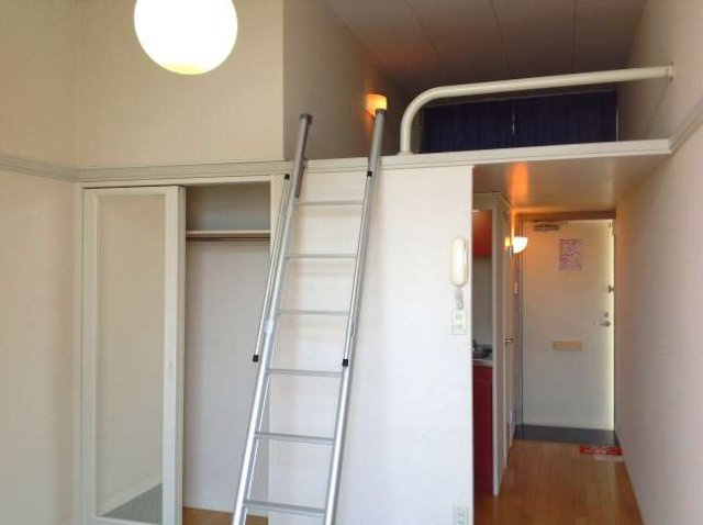 レオパレスカメリアの居間・リビング|こちらのリビングで趣味の時間をお楽しみください