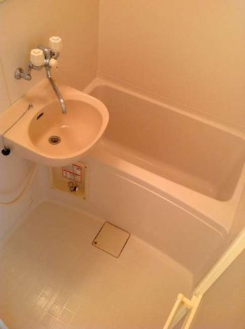 レオパレスカメリアの浴室|日々の暮らしに欠かせないお風呂です