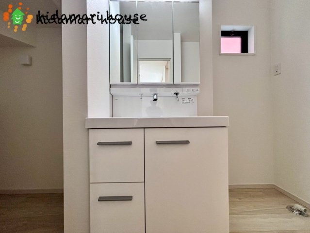 上尾市上11期　新築戸建　TERRACE01の独立洗面台