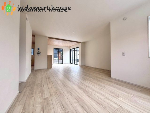 上尾市上11期　新築戸建　TERRACE01の居間・リビング