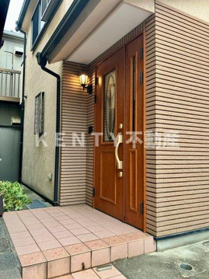 【エントランス】 | 東雪谷戸建 | 落ち着いたエントランスです