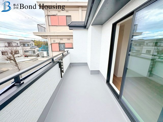 南向きバルコニーで陽当り良好・並列2台駐車可 福吉台１丁目のバルコニー