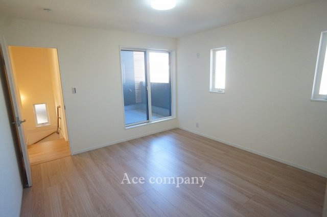 【寝室】 | 八尾市八尾木3丁目　A号地 | 【2階：ゆったり洋室8帖♪】北東側インナーバルコニーに面したお部屋です☆