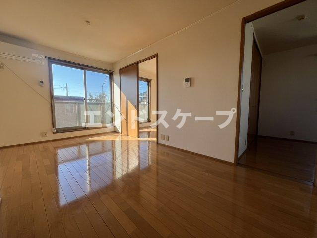 ハイツR&N A棟の居間・リビング|高崎、前橋のお部屋探しはエンドスケープまで！お客様の理想お聞かせ下さい♪