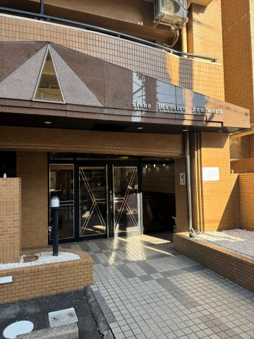 ライオンズマンション上前津のエントランス