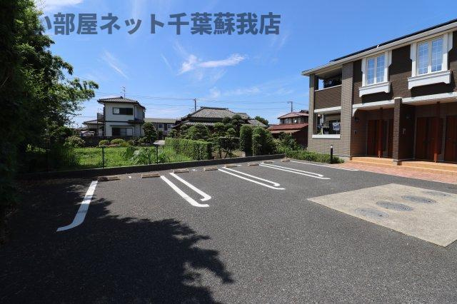 クレストⅡの駐車場|駐車場があるので、車を買う予定の方も安心です