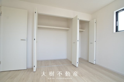 【洋室】 | 綾瀬市小園南２丁目 新築戸建て 全1棟【仲介手数料無料】 | 2階　洋室1（8.0帖）クローゼット