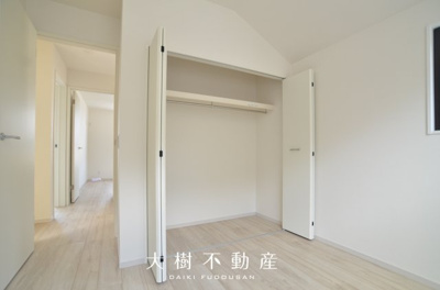 【洋室】 | 綾瀬市小園南２丁目 新築戸建て 全1棟【仲介手数料無料】 | 2階　洋室3（5.2帖）クローゼット