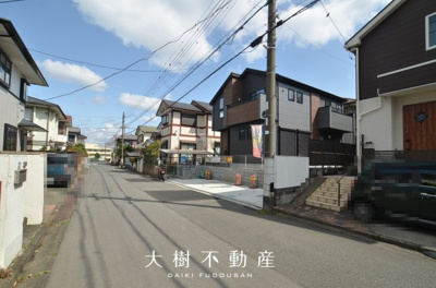 【前面道路含む現地写真】 | 綾瀬市小園南２丁目 新築戸建て 全1棟【仲介手数料無料】