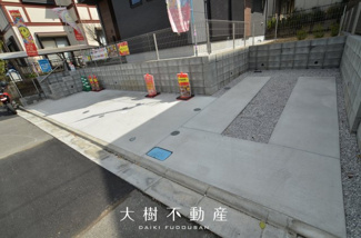 【駐車場】