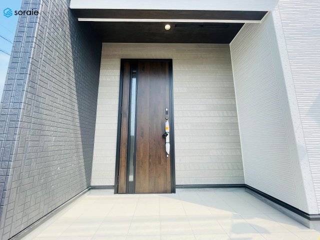 川越市今成2丁目　新築戸建の玄関|3/30撮影