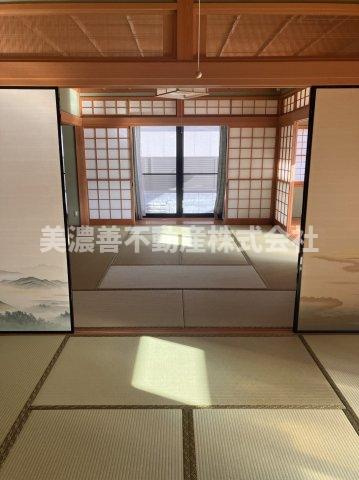 ６６３１３　岐阜市茜部野瀬中古戸建ての玄関