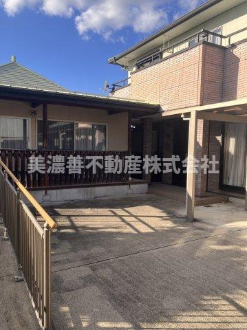 ６６３１３　岐阜市茜部野瀬中古戸建ての庭