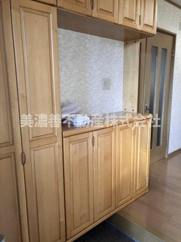 ６６３１３　岐阜市茜部野瀬中古戸建ての玄関