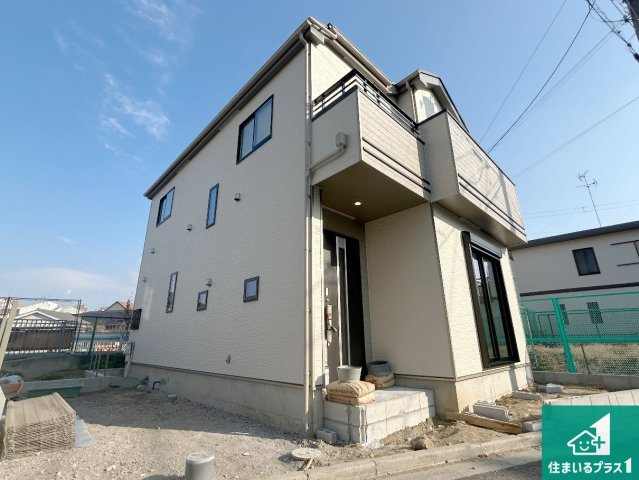 羽曳野市郡戸　新築一戸建ての外観|お客様に長く安心して住んでいだだける事にこだわった家づくり！住んでからのアフターサービスにもしっかりと取り組んでいます！