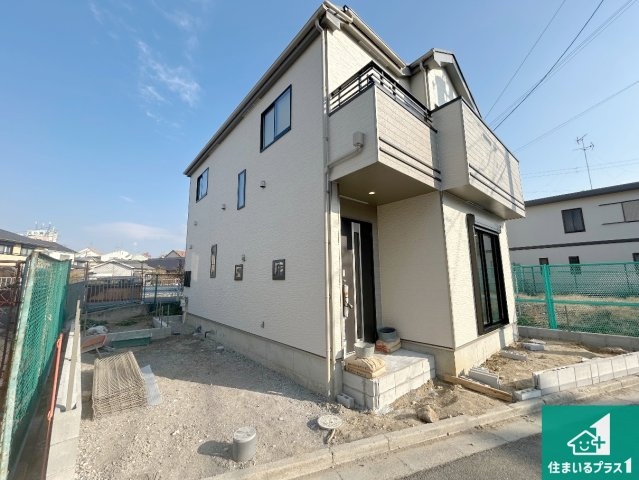 羽曳野市郡戸　新築一戸建ての外観|お客様に長く安心して住んでいだだける事にこだわった家づくり！住んでからのアフターサービスにもしっかりと取り組んでいます！